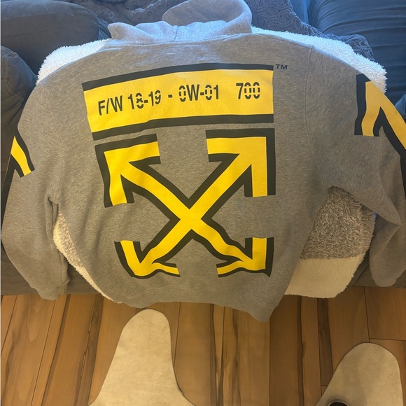 Off-white hoodie - Picture 1 of 4